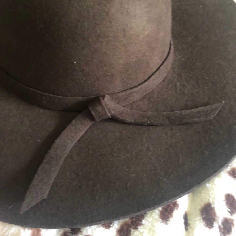 Wool hat  - Picture 2 of 4
